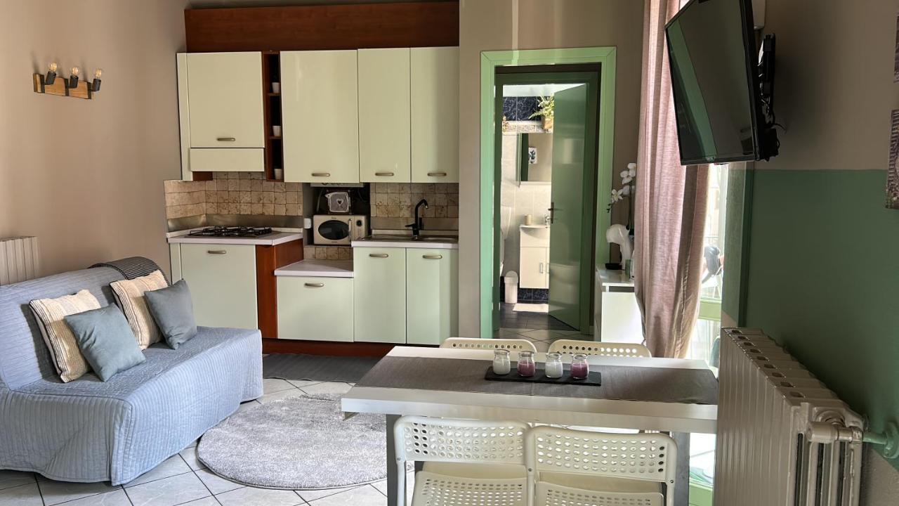 Bon Bon Del Corso Con Terrazzo E Aria Condizionata Asti Exterior foto